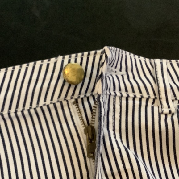 🎉H&M Black & White Striped Short Cuffed Shorts Women’s Size 4 - Picture 4 of 4